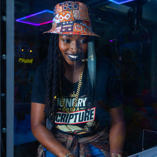 HUNGRY GRAB A SCRIPT TEE (WOMEN)